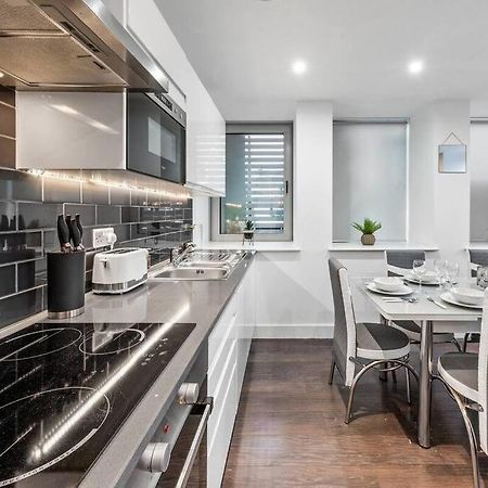 Appartamento Sleep 7 20 Mins From London Waterloo Bp65 Esterno foto