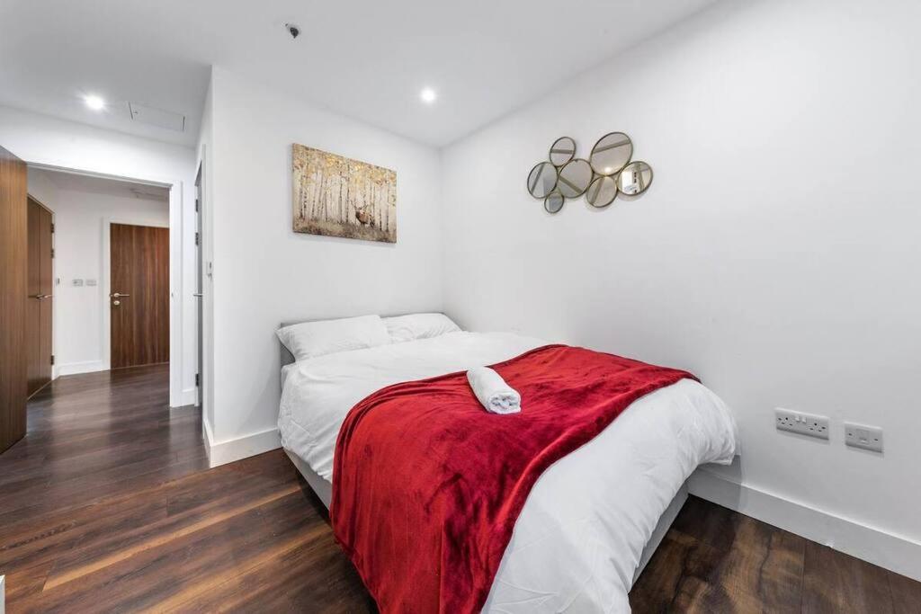 Appartamento Sleep 7 20 Mins From London Waterloo Bp65 Esterno foto